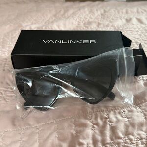 Black Vintage Heart Shaped Sunglasses